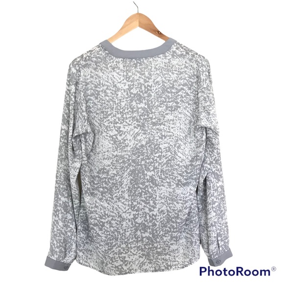 Kenneth Cole Select Women’s Blouse | Grey and White Split Neck Long Sleeve Top - Picture 8 of 12